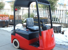 环保轮电动牵引车